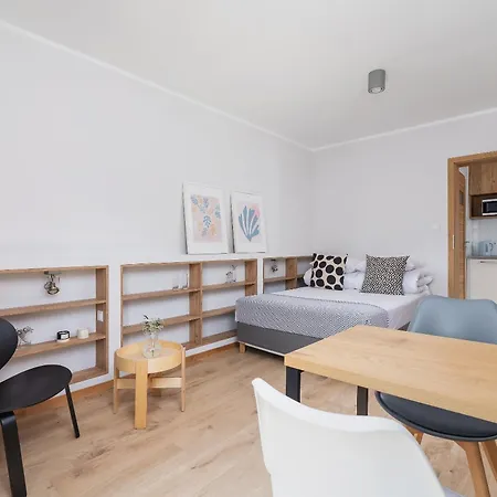 Apartamento One Bedroom Kalwaryjska 34 Street